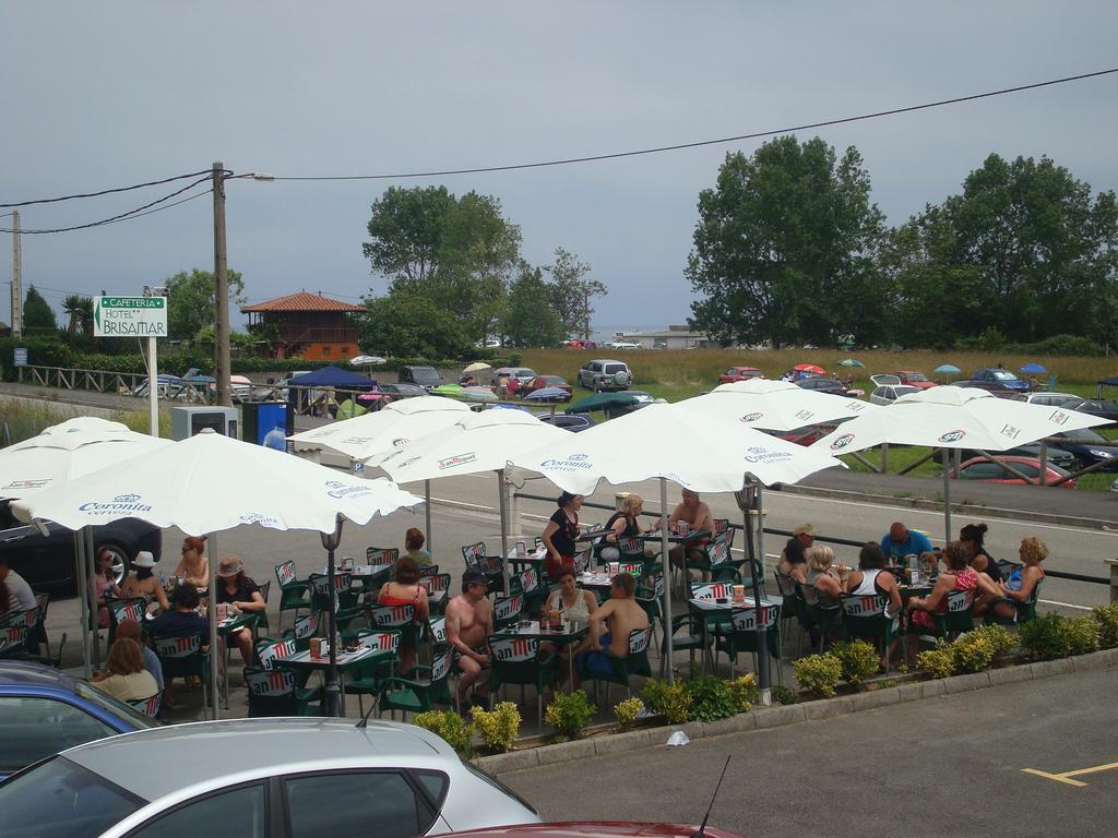 Hotel Brisamar Banugues Bagian luar foto