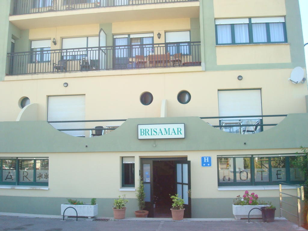 Hotel Brisamar Banugues Bagian luar foto