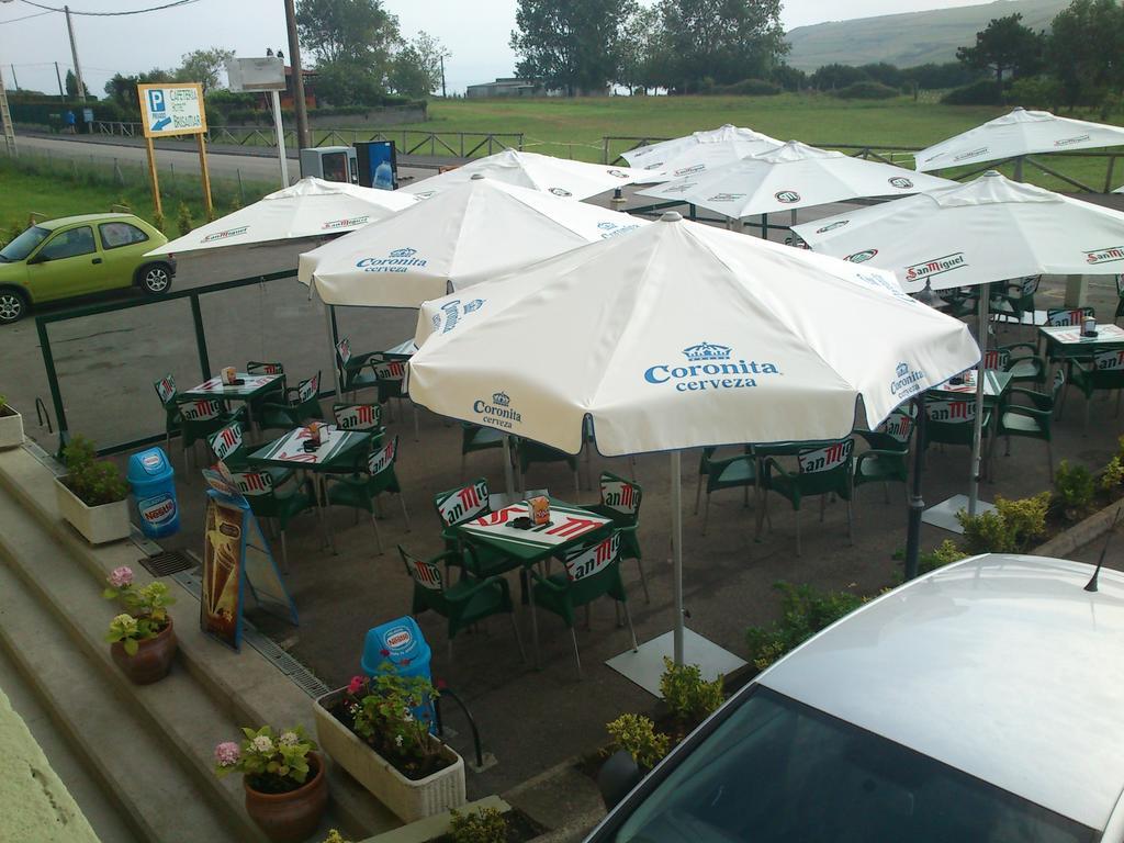 Hotel Brisamar Banugues Bagian luar foto