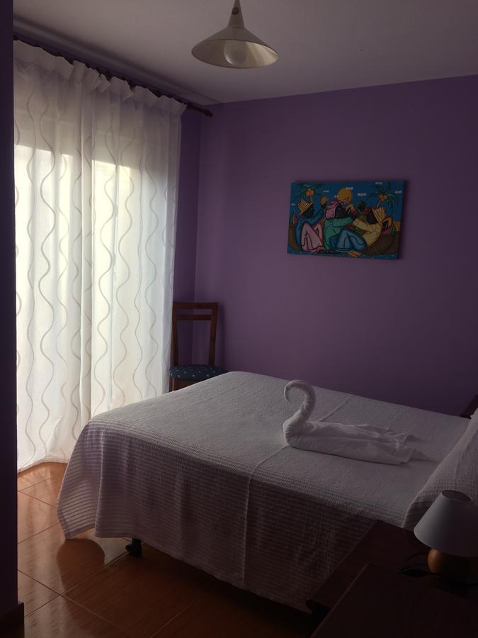 Hotel Brisamar Banugues Bagian luar foto