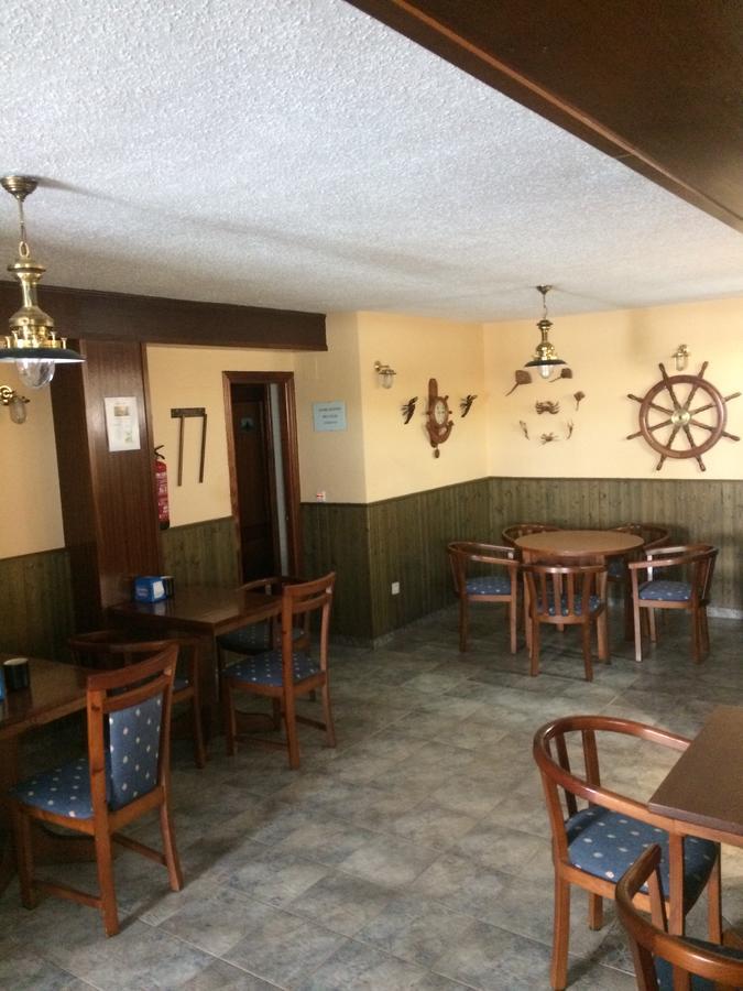 Hotel Brisamar Banugues Bagian luar foto