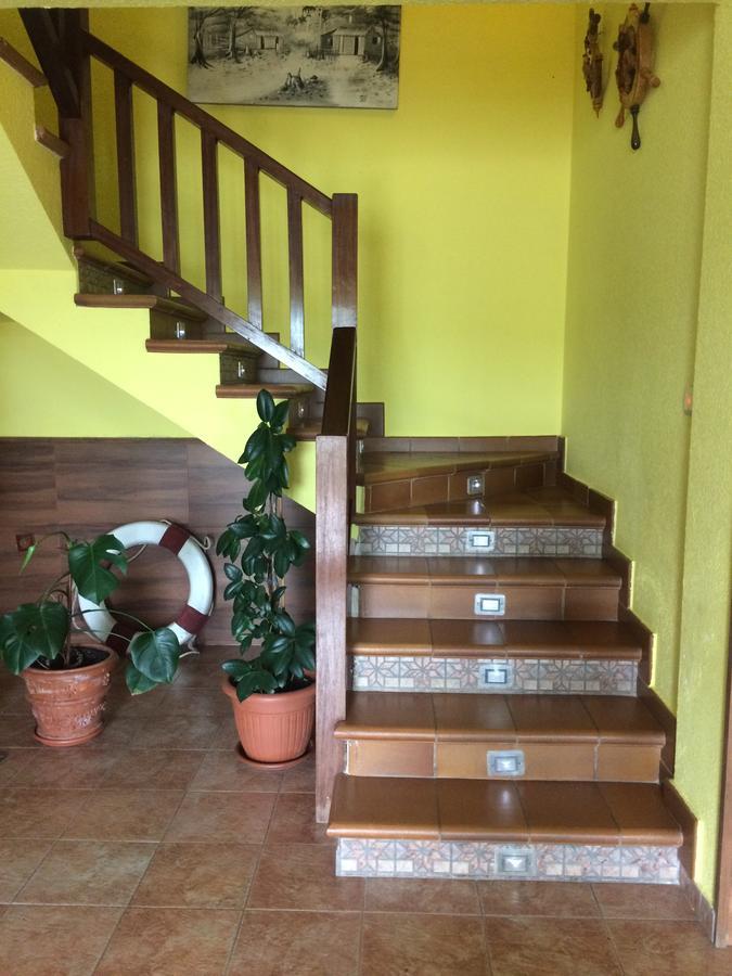 Hotel Brisamar Banugues Bagian luar foto